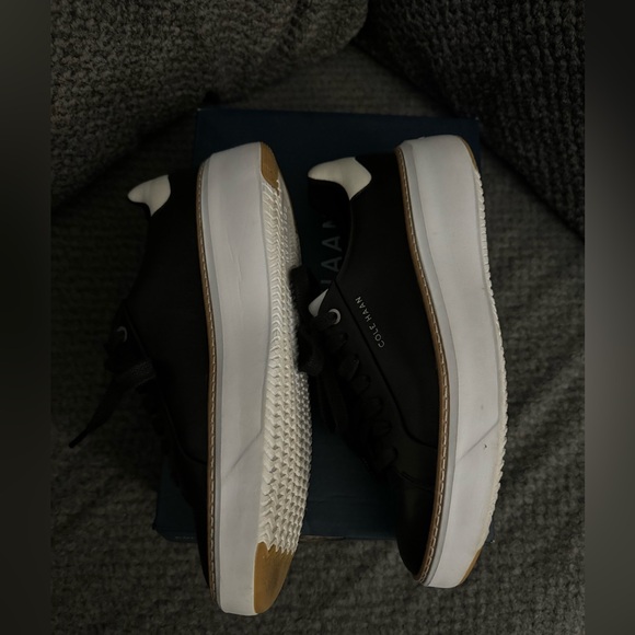 Cole Haan - Picture 3 of 6